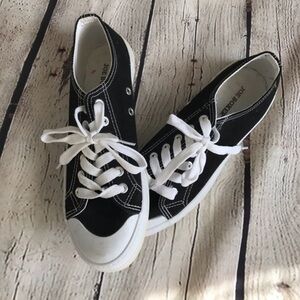 Joe Boxer Black Sneakers Size 8